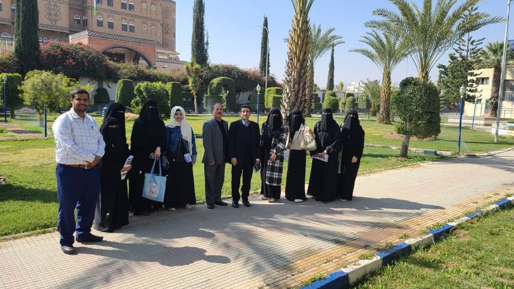 نزول ميداني لطلبة العلاقات العامة وإدارة الأعمال للمؤسسة العامة للاتصالات